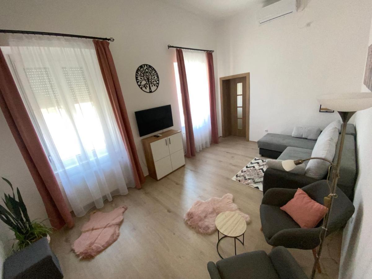 RÁD-VÁR Apartmanház Eger Exterior foto