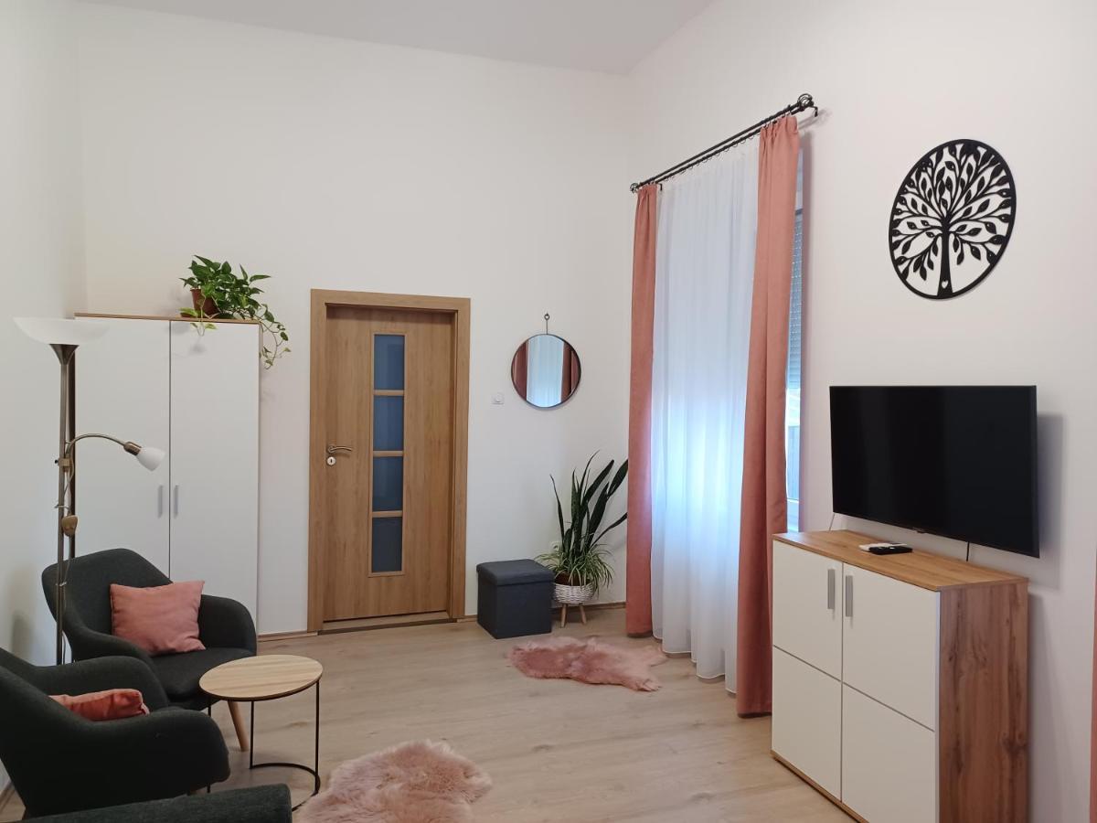 RÁD-VÁR Apartmanház Eger Exterior foto