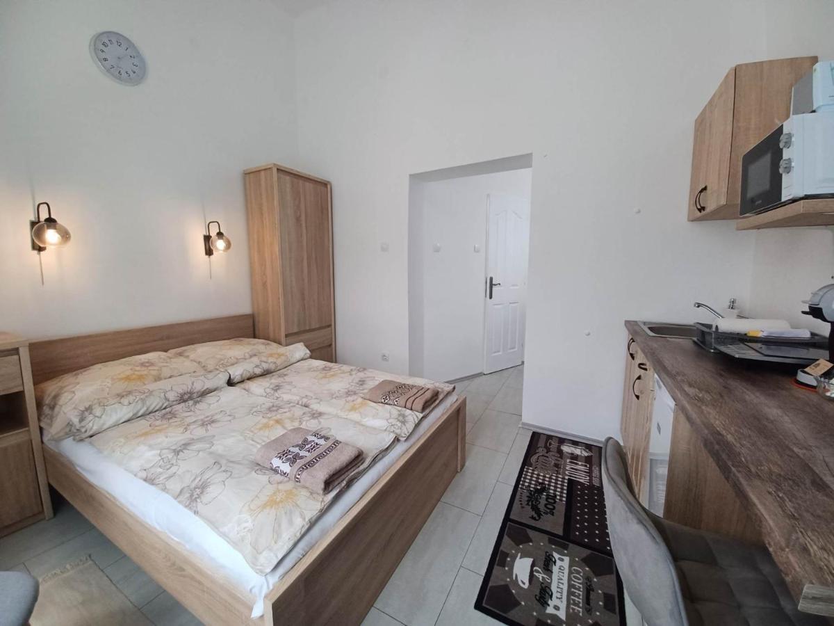 RÁD-VÁR Apartmanház Eger Exterior foto