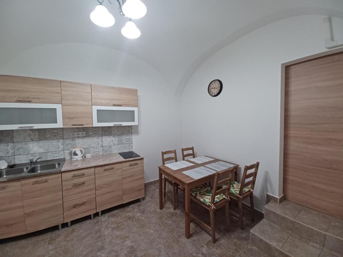 RÁD-VÁR Apartmanház Eger Exterior foto