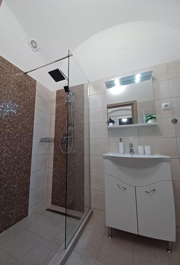 RÁD-VÁR Apartmanház Eger Exterior foto